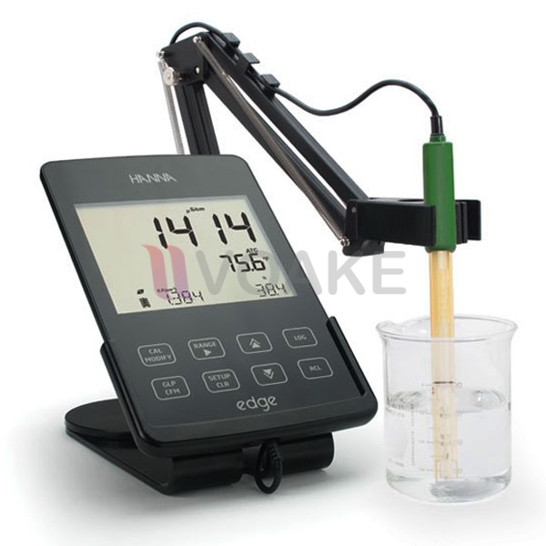 เครื่องวัดค่า EC/TDS/ความเค็ม แบบตั้งโต๊ะ HANNA HI2030-02